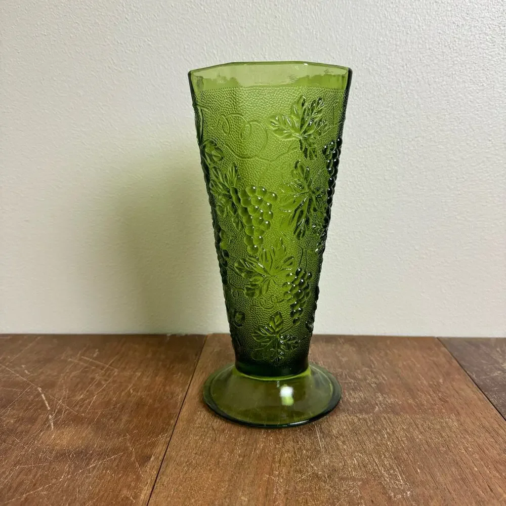Vintage Anchor Hocking Avocado‎ Green Grape Pattern Embossed Flower Vase